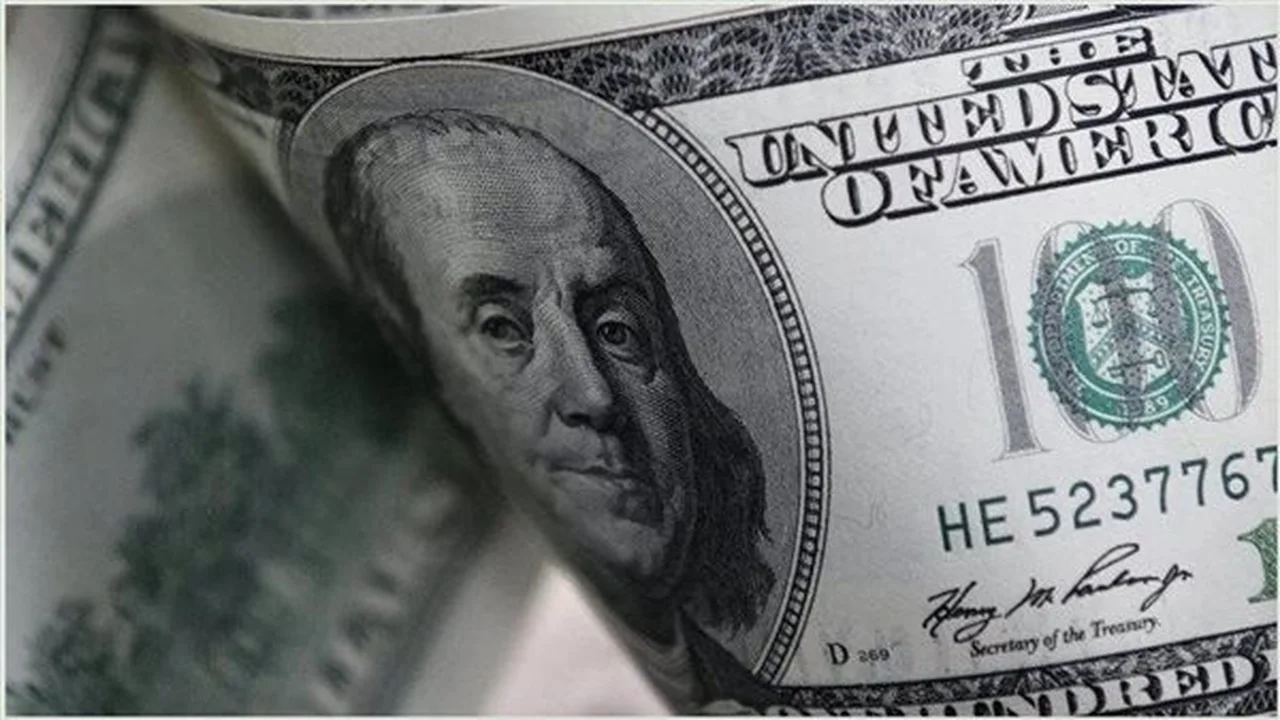 استقرار نسبي في سعر الدولار بالبنوك المصرية خلال تعاملات الثلاثاء 17 مارس